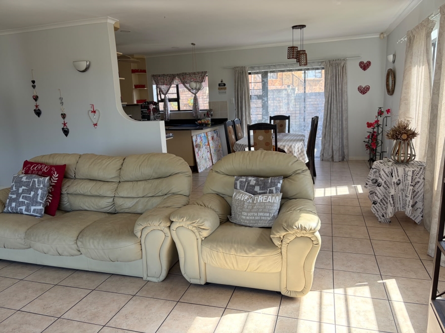 4 Bedroom Property for Sale in Forest Downs Eastern Cape